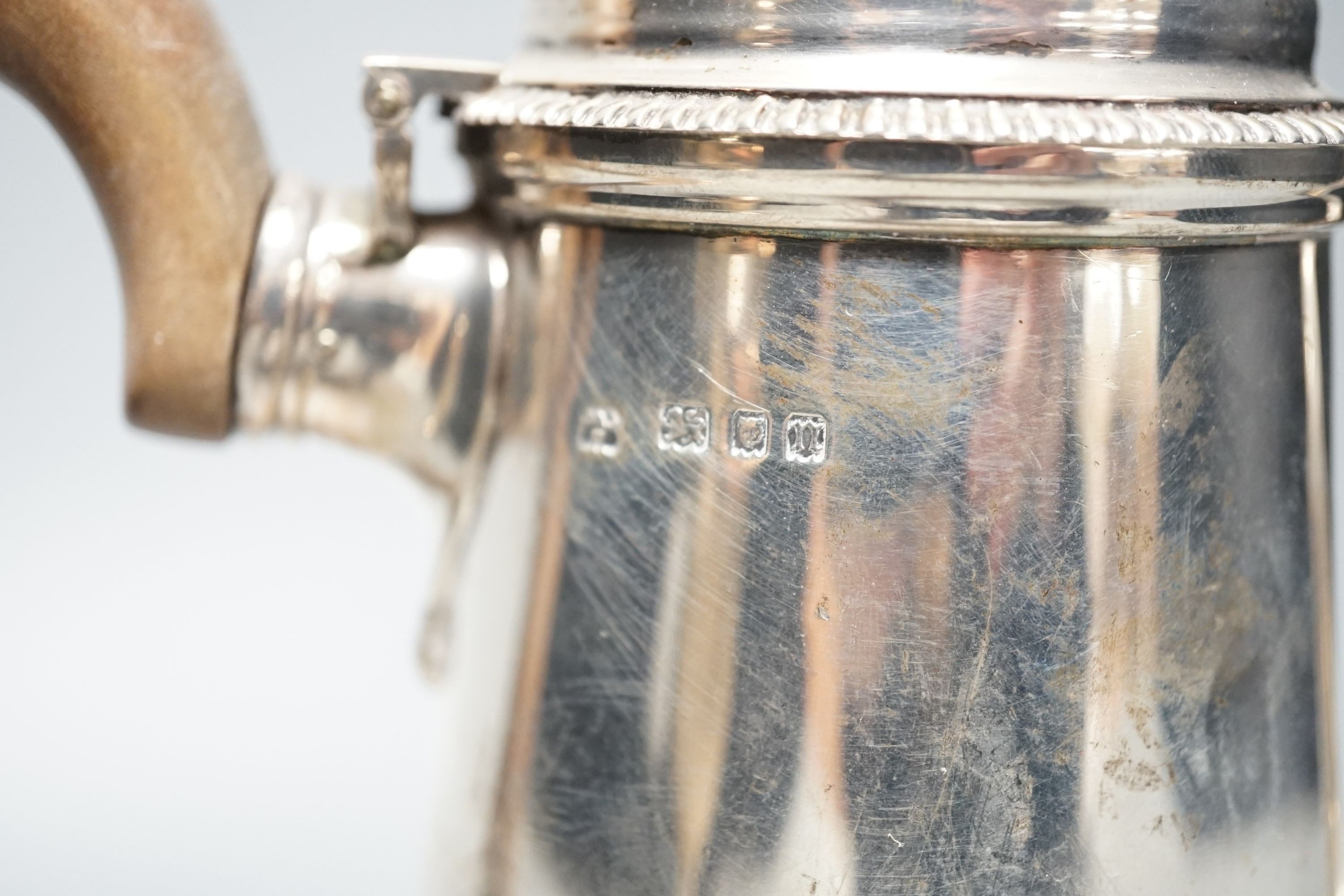 A George V silver coffee pot by Daniel & John Welby, London, 1928, height 21cm, gross weight 21.5oz.